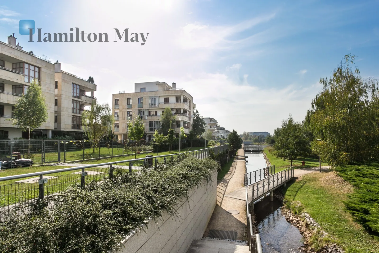 Price: 20000 PLN Bedrooms: 3 Bathrooms: 2 - slider