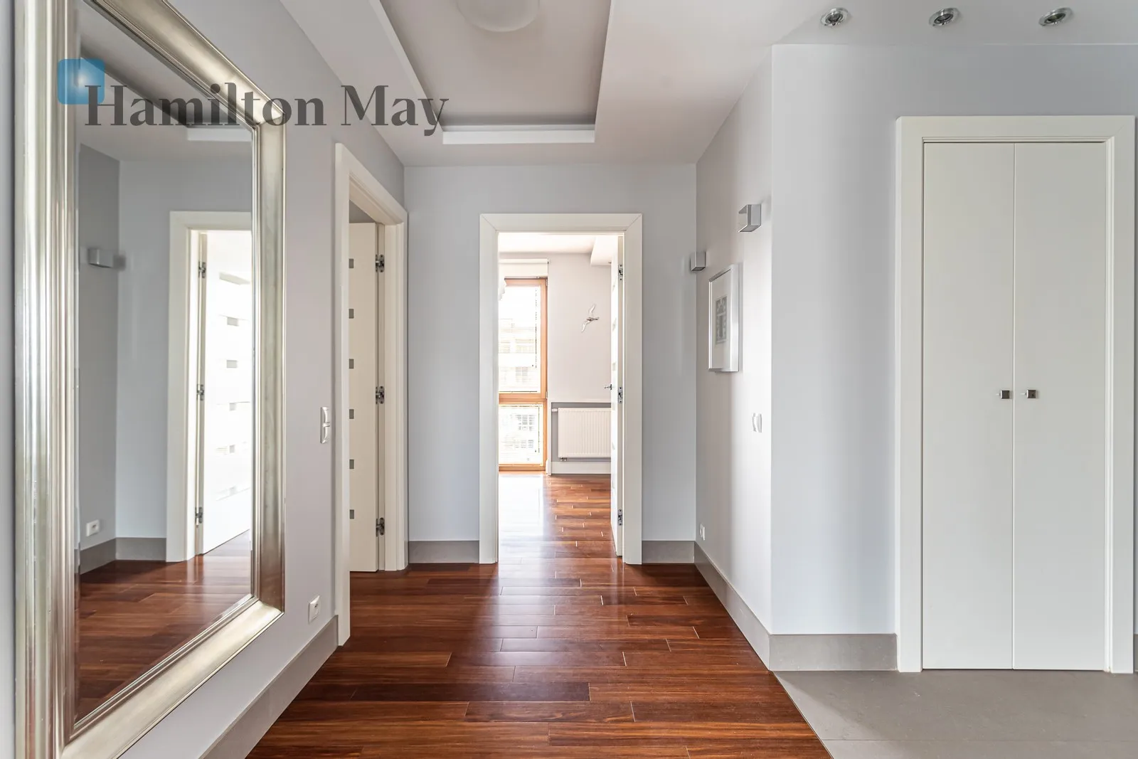 Subregion: Stary Mokotów Distance to centre: 2.95 km Level: 4 Price: 13000 PLN Bedrooms: 2 Bathrooms: 2 Size: 92m2 Price/m2: 141 PLN - slider