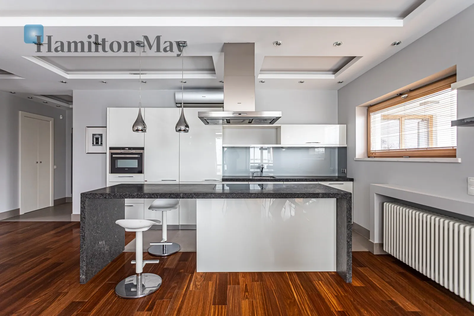 City: Warszawa Street: Ludwika Narbutta Region: Mokotów Subregion: Stary Mokotów Distance to centre: 2.95 km Level: 4 Price: 13000 PLN Bedrooms: 2 Bathrooms: 2 - slider