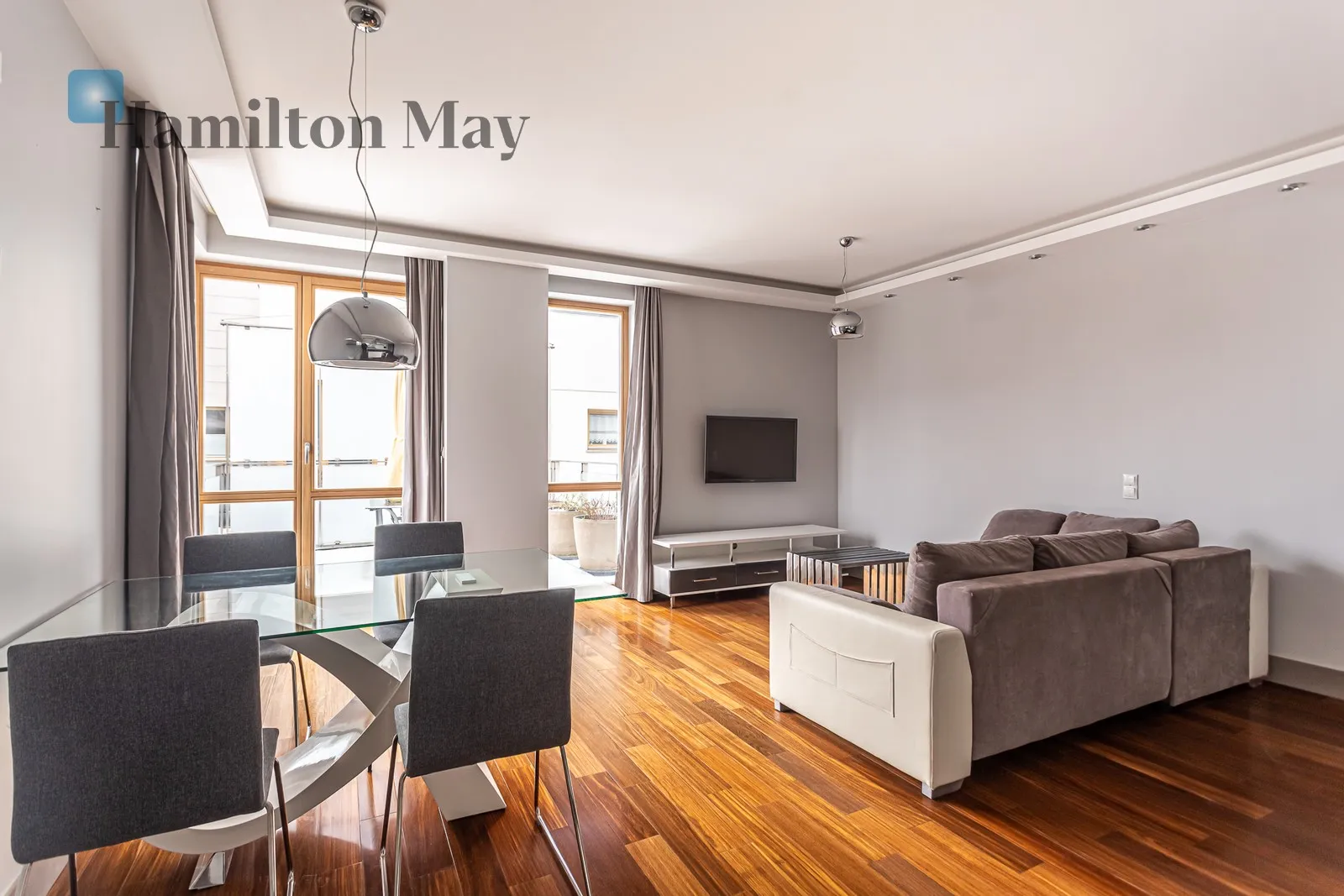 City: Warszawa Street: Ludwika Narbutta Region: Mokotów Subregion: Stary Mokotów Distance to centre: 2.95 km Level: 4 Price: 13000 PLN Bedrooms: 2 Bathrooms: 2 Size: 92m2 Price/m2: 141 PLN - slider