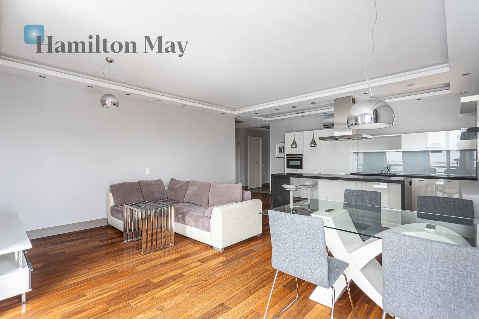 Region: Mokotów Subregion: Stary Mokotów Distance to centre: 2.95 km Level: 4 Price: 13000 PLN Bedrooms: 2 Bathrooms: 2 Size: 92m2 Price/m2: 141 PLN - slider