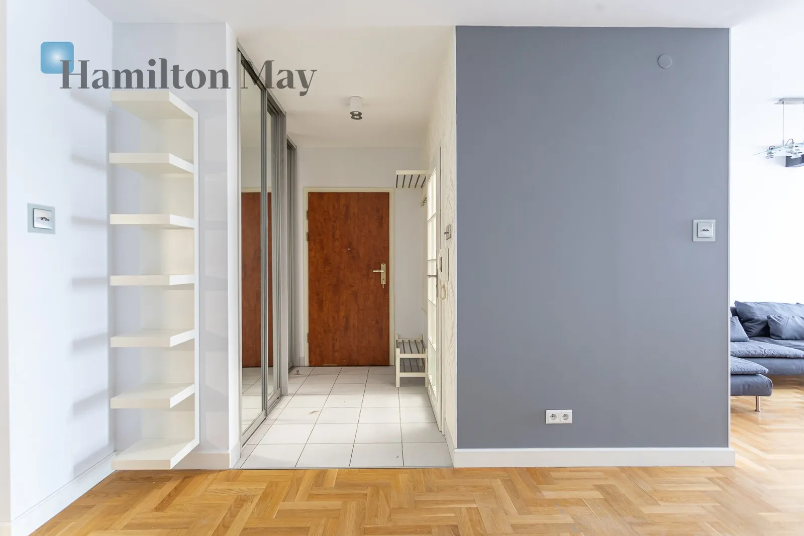 Subregion: Muranów Distance to centre: 3.28 km Level: 4 Price: 7200 PLN Bedrooms: 2 Bathrooms: 2 Size: 89m2 Price/m2: 81 PLN - slider