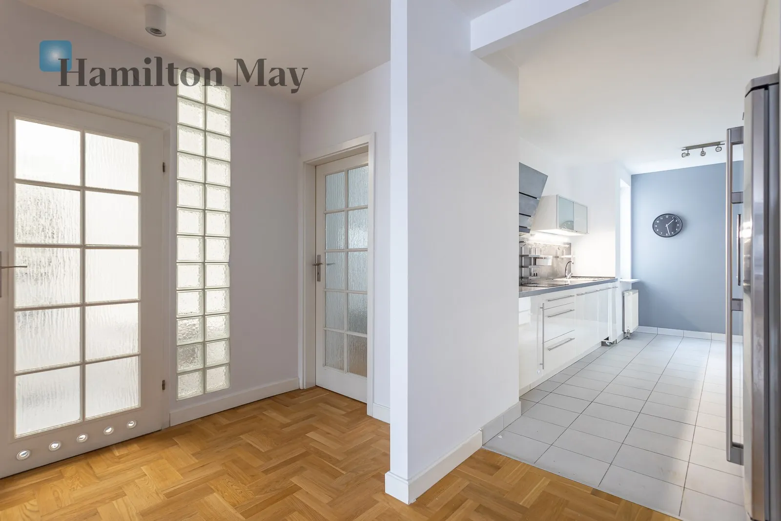 City: Warszawa Street: aleja Jana Pawła II Region: Śródmieście Subregion: Muranów Distance to centre: 3.28 km Level: 4 Price: 7200 PLN - slider