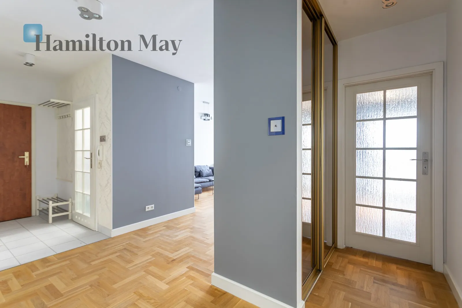 Street: aleja Jana Pawła II Region: Śródmieście Subregion: Muranów Distance to centre: 3.28 km Level: 4 Price: 7200 PLN Bedrooms: 2 - slider