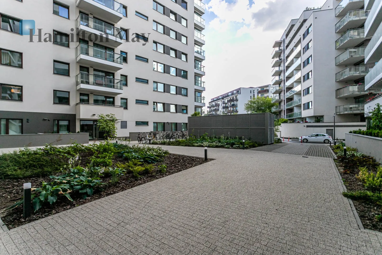 Street: Kłopot Region: Wola Subregion: Powązki Distance to centre: 3.72 km Level: 8 - slider