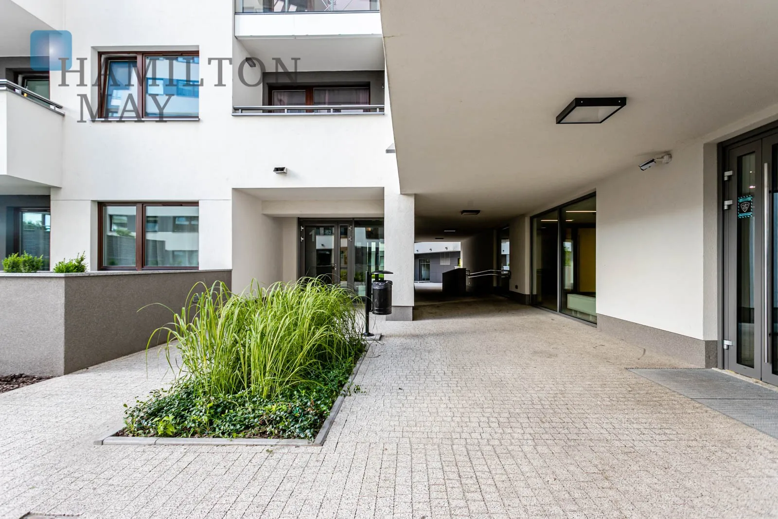 Distance to centre: 3.72 km Level: 1 Price: 5900 PLN - slider