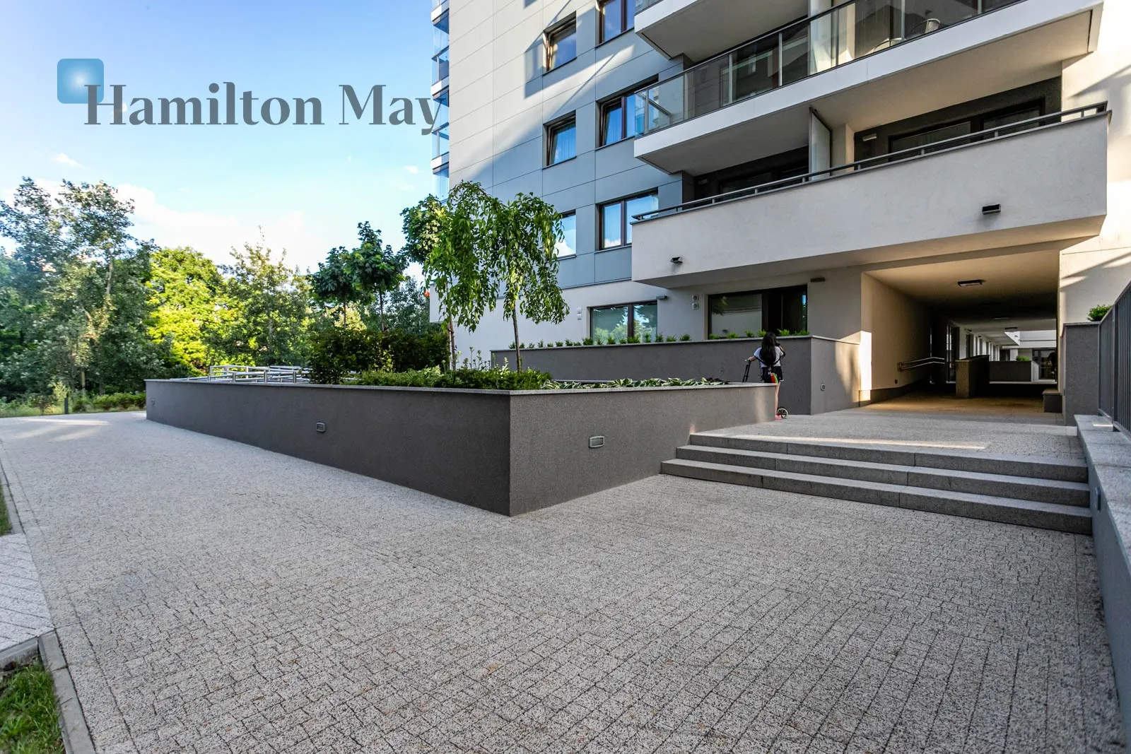 Distance to centre: 3.72 km Level: 8 Price: 3150 PLN Bedrooms: 0 - slider