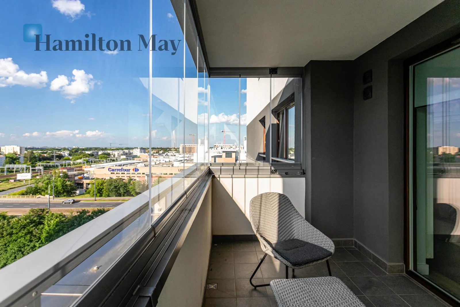 Subregion: Powązki Distance to centre: 3.72 km Level: 8 Price: 3150 PLN Bedrooms: 0 Bathrooms: 1 - slider