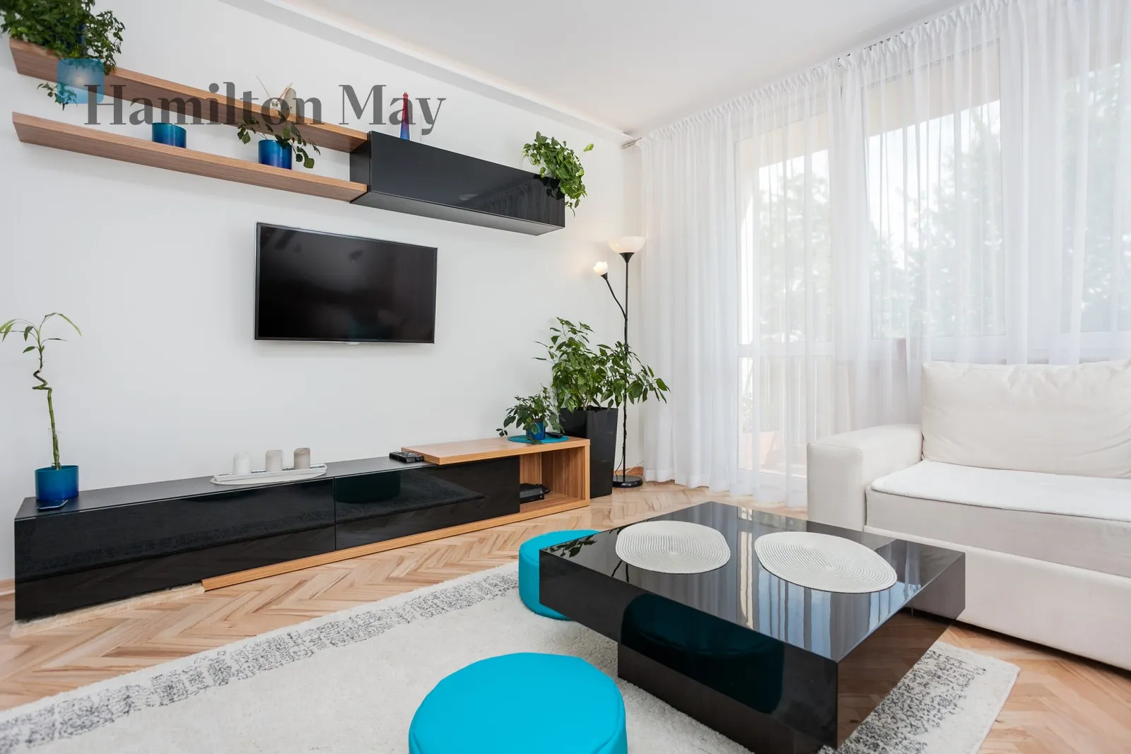 City: Kraków Street: płk. Francesco Nullo Region: Grzegórzki Distance to centre: 2 km Level: 4 Price: 3000 PLN Bedrooms: 1 Bathrooms: 1 Size: 49m2 - slider