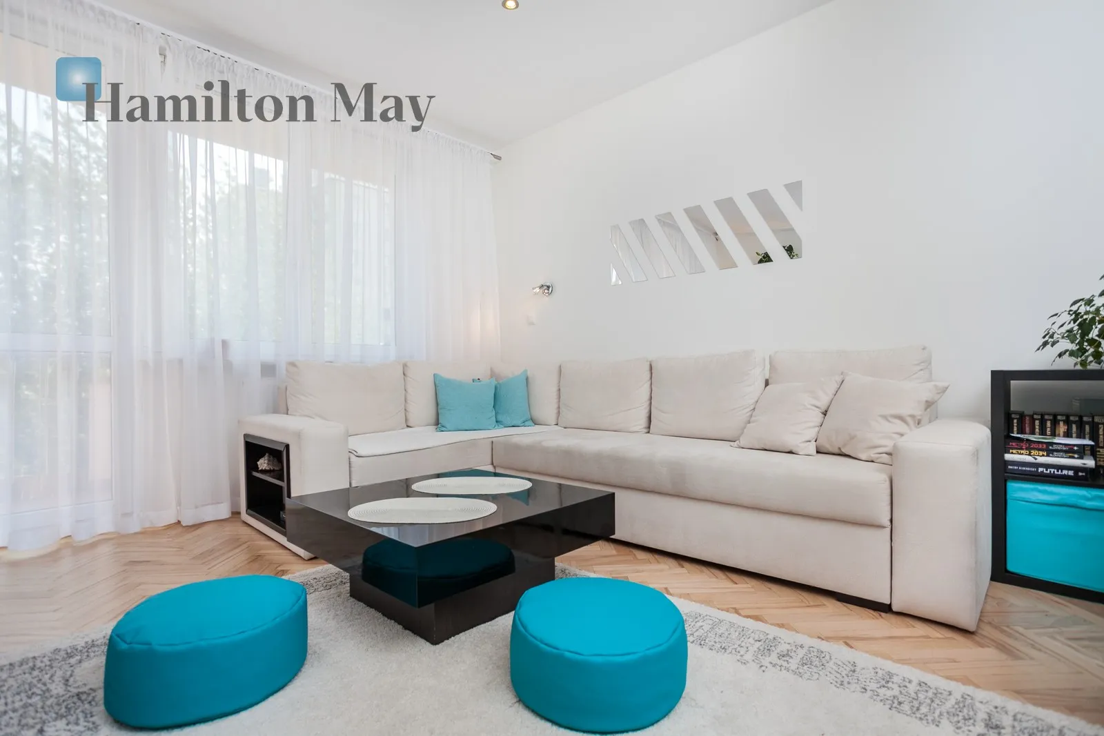 Street: płk. Francesco Nullo Region: Grzegórzki Distance to centre: 2 km Level: 4 Price: 3000 PLN Bedrooms: 1 Bathrooms: 1 Size: 49m2 - slider