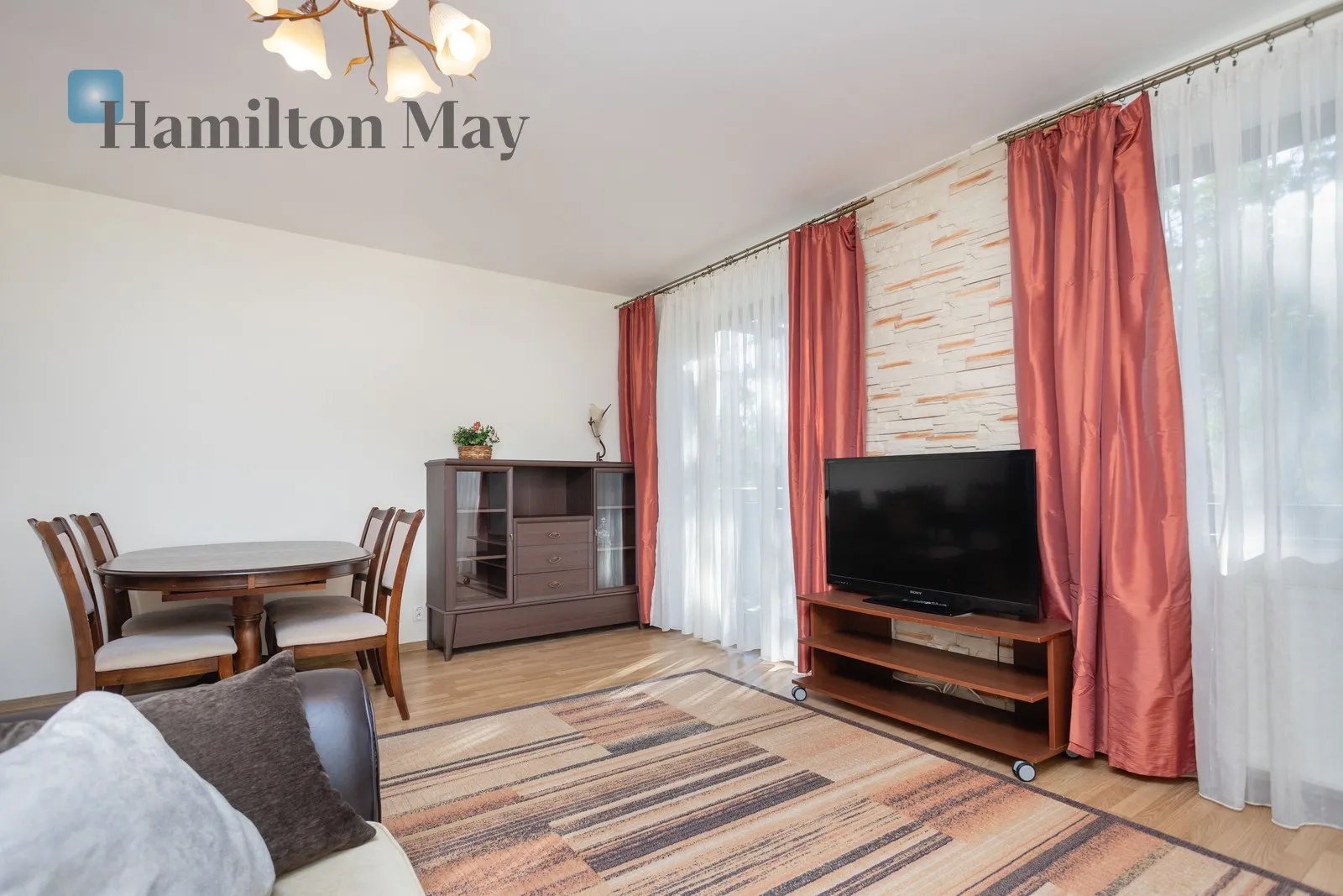 Street: Starego Dębu Region: Prądnik Biały Subregion: Bronowice Wielkie Distance to centre: 6.57 km Level: 1 Price: 3000 PLN Bedrooms: 2 Bathrooms: 1 Size: 62m2 - slider