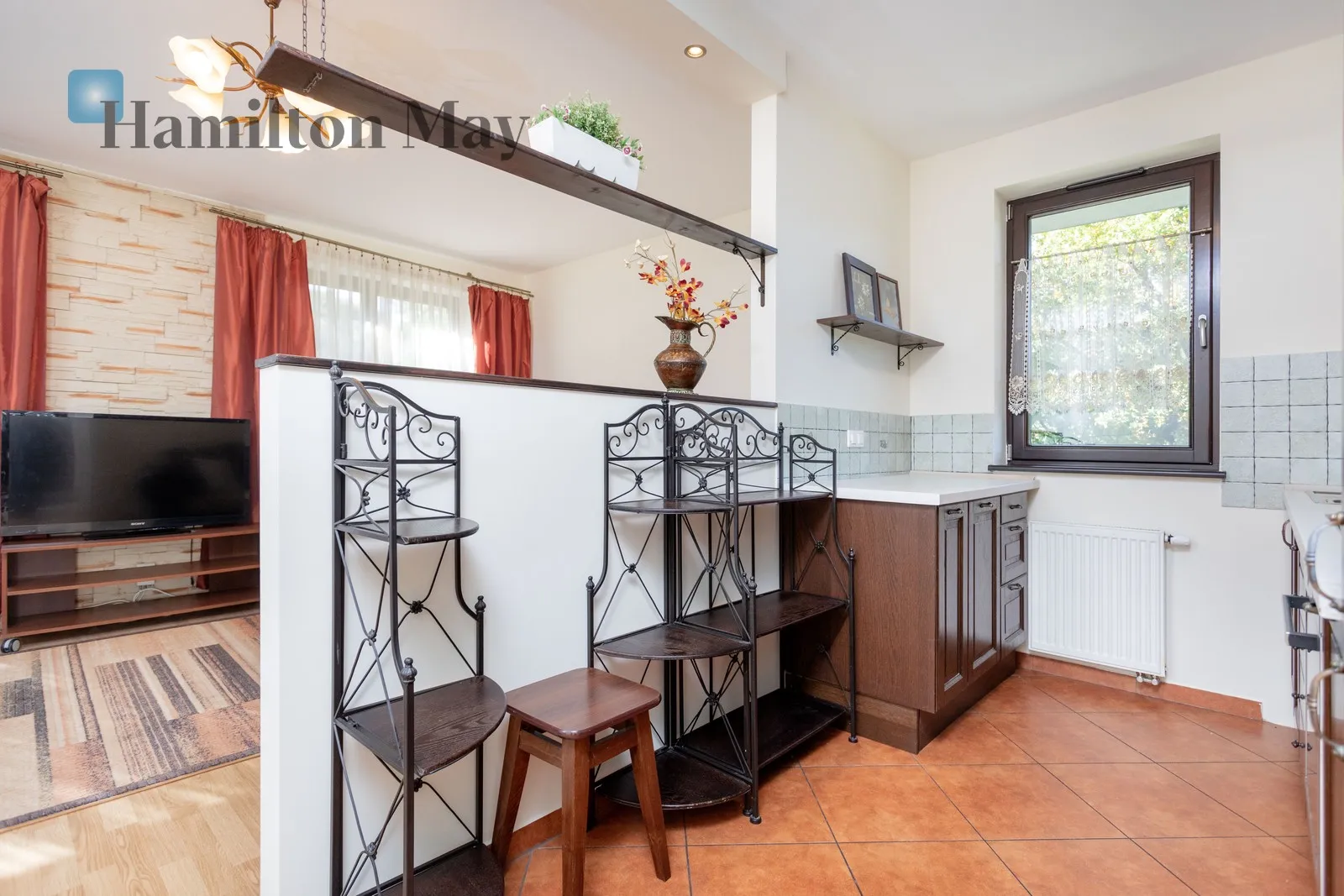 Region: Prądnik Biały Subregion: Bronowice Wielkie Distance to centre: 6.57 km Level: 1 Price: 3000 PLN Bedrooms: 2 Bathrooms: 1 Size: 62m2 - slider