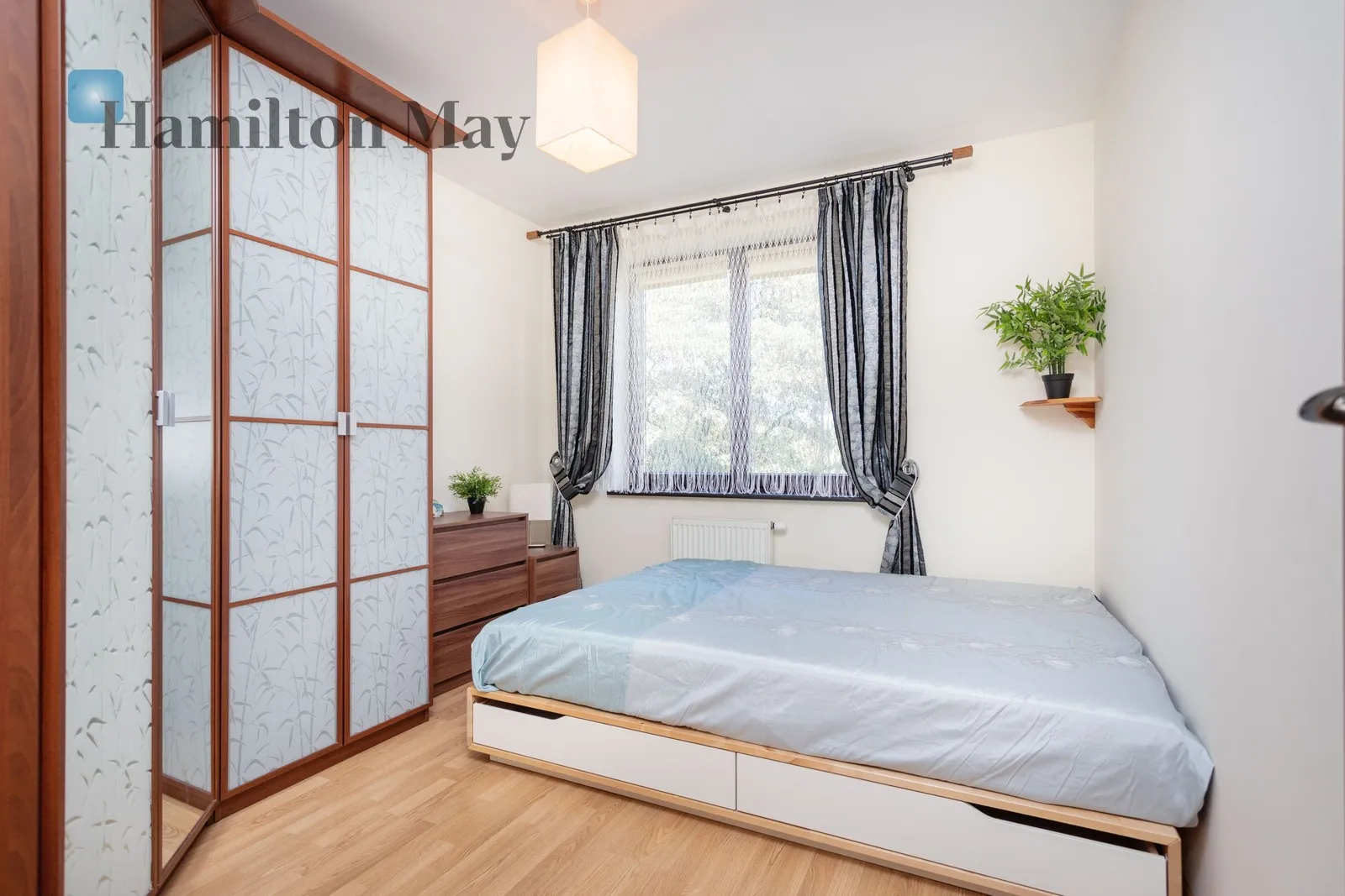 City: Kraków Street: Starego Dębu Region: Prądnik Biały Subregion: Bronowice Wielkie Distance to centre: 6.57 km Level: 1 Price: 3000 PLN - slider