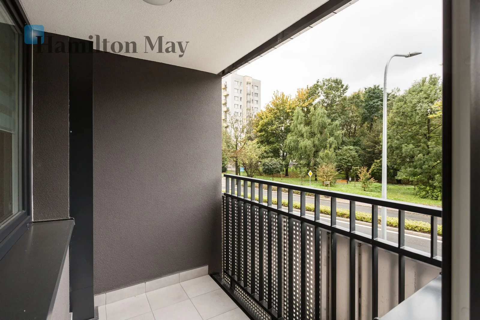Level: 2 Price: 3100 PLN Bedrooms: 1 Bathrooms: 1 Size: 48m2 Price/m2: 65 PLN - slider
