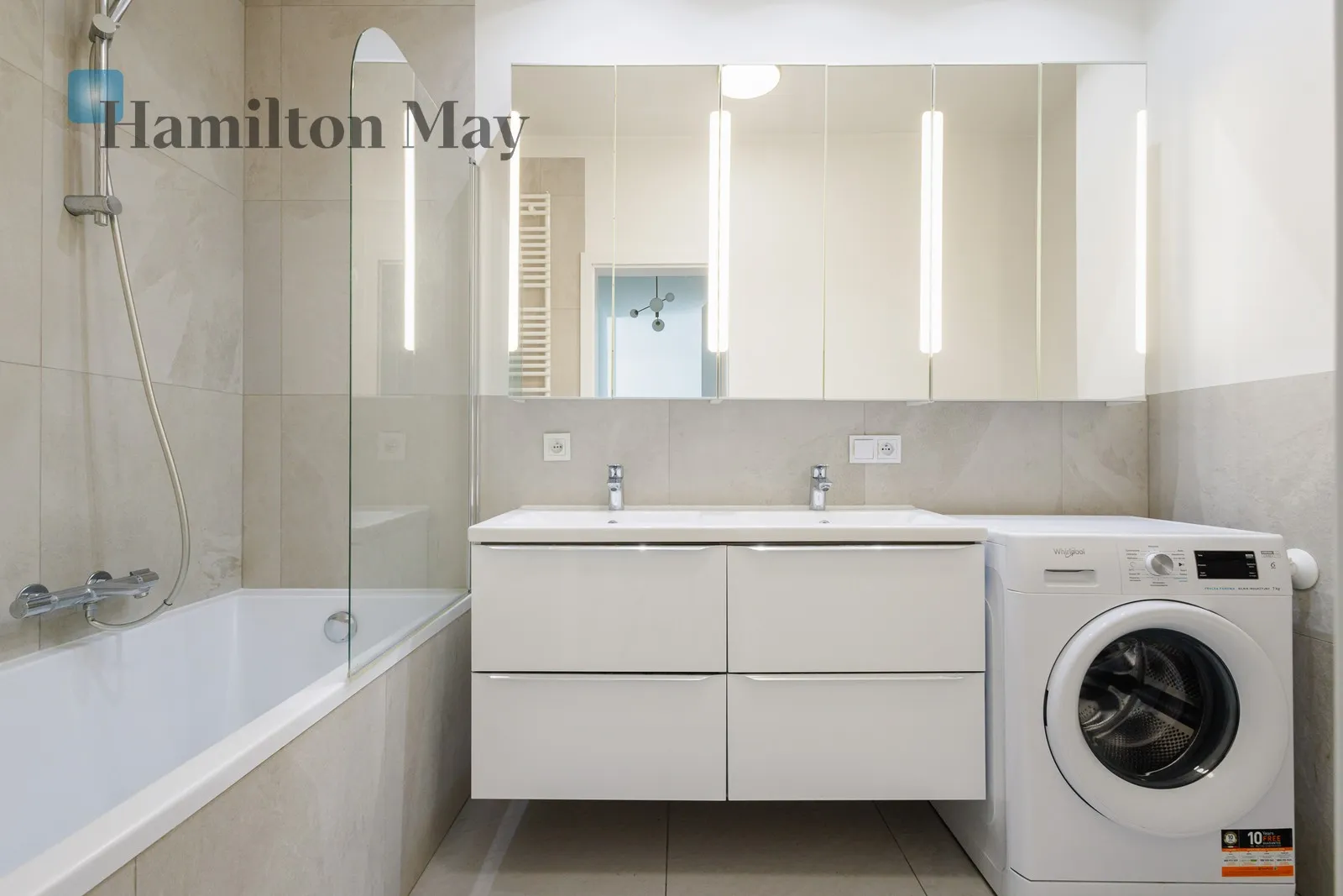 Region: Wola Subregion: Mirów Distance to centre: 1.85 km Level: 1 Price: 6500 PLN Bedrooms: 2 Bathrooms: 1 Size: 61m2 - slider