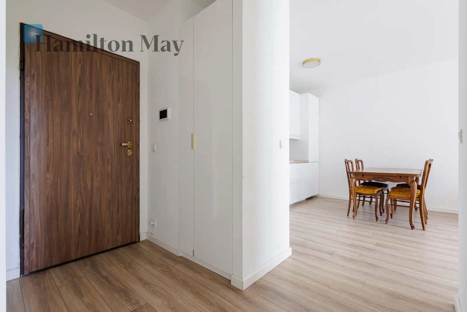 Region: Wola Subregion: Mirów Distance to centre: 1.85 km Level: 1 Price: 6500 PLN Bedrooms: 2 Bathrooms: 1 - slider