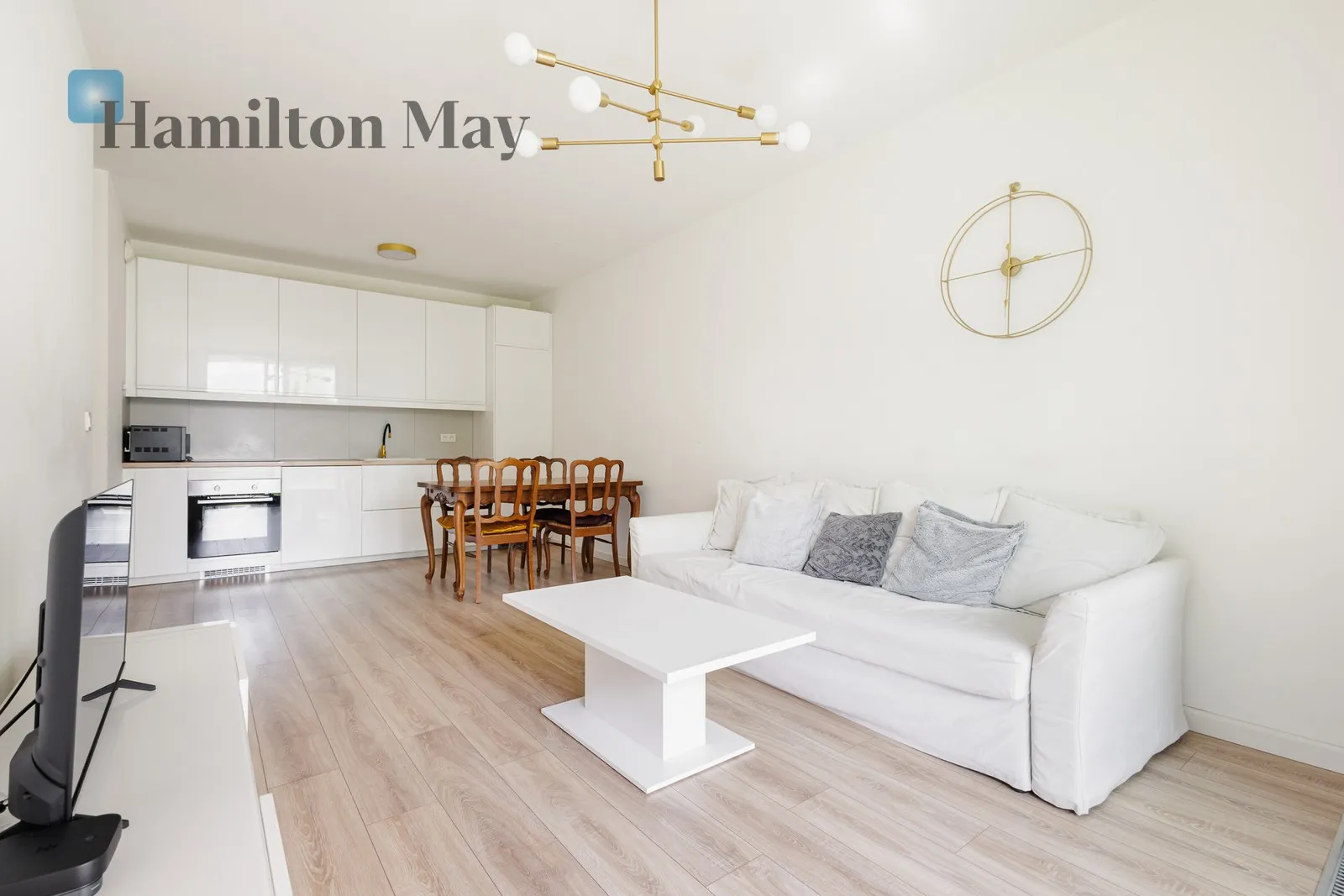 City: Warszawa Street: Ogrodowa Region: Wola Subregion: Mirów Distance to centre: 1.85 km Level: 1 Price: 6500 PLN Bedrooms: 2 Bathrooms: 1 - slider