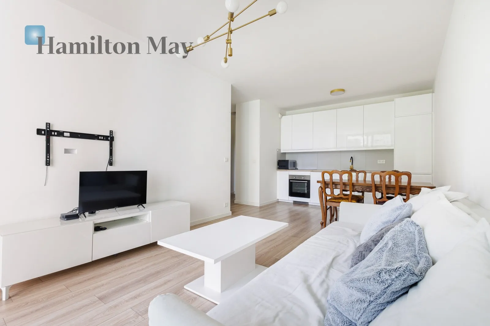 Street: Ogrodowa Region: Wola Subregion: Mirów Distance to centre: 1.85 km Level: 1 Price: 6500 PLN Bedrooms: 2 Bathrooms: 1 Size: 61m2 - slider