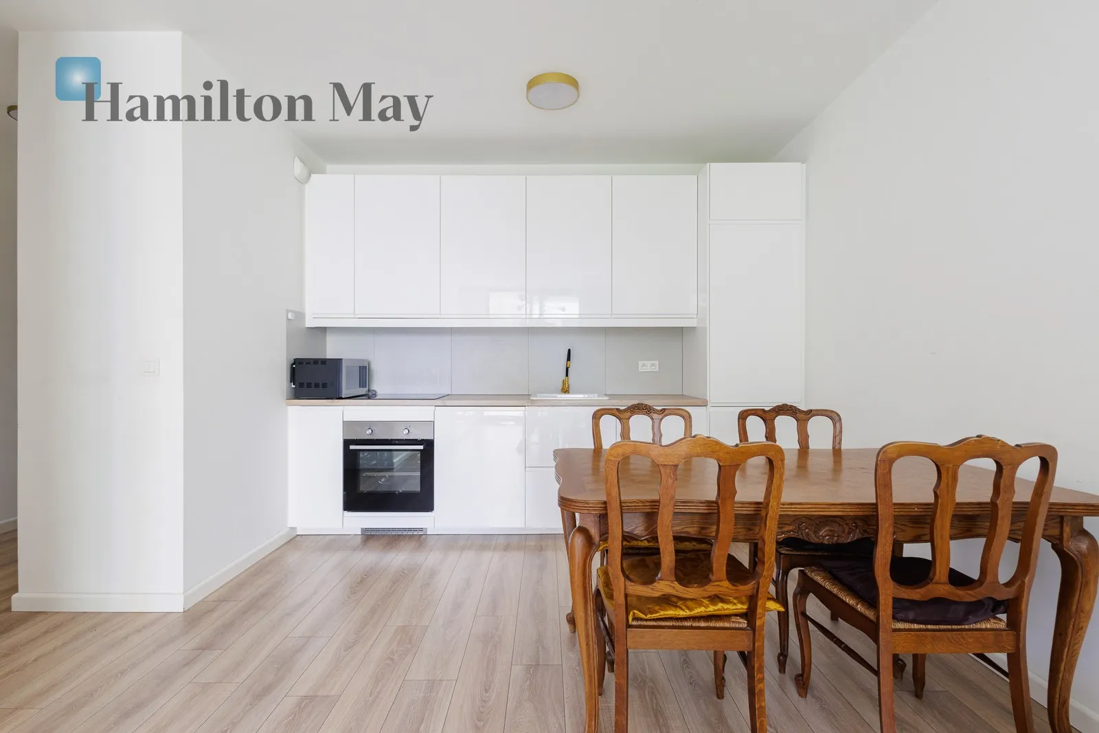 Region: Wola Subregion: Mirów Distance to centre: 1.85 km Level: 1 Price: 6500 PLN Bedrooms: 2 Bathrooms: 1 Size: 61m2 Price/m2: 107 PLN - slider