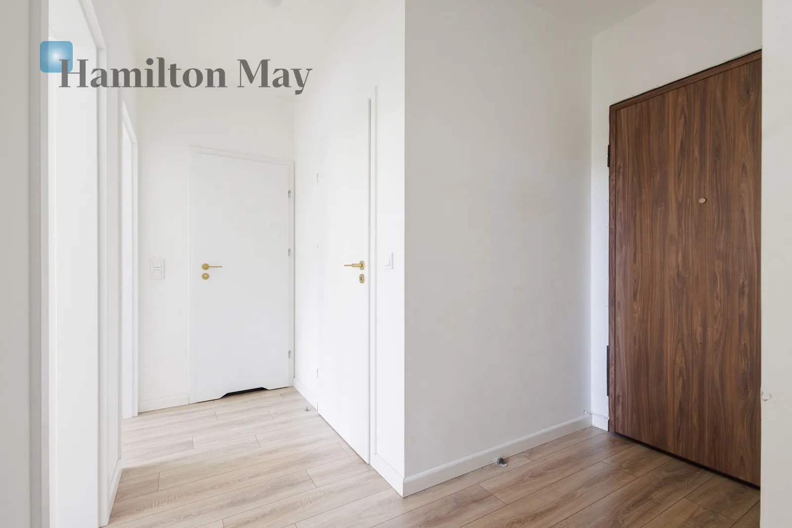 Subregion: Mirów Distance to centre: 1.85 km Level: 1 Price: 6500 PLN Bedrooms: 2 Bathrooms: 1 Size: 61m2 - slider