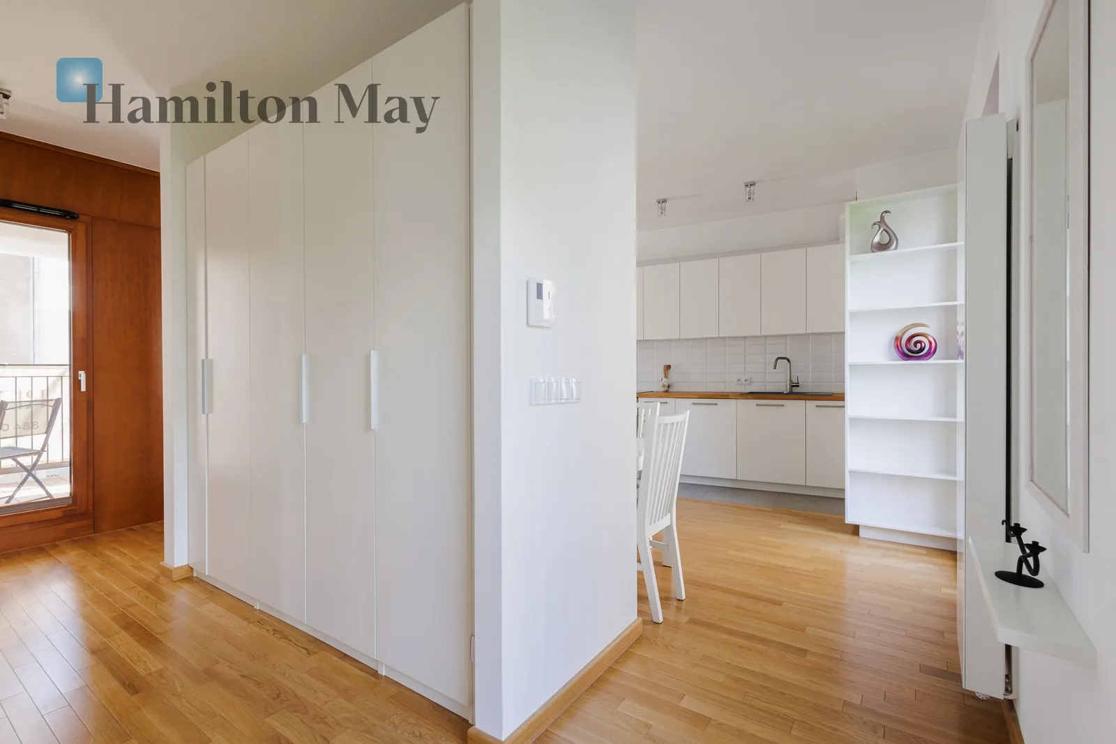 Subregion: Mirów Distance to centre: 1.92 km Level: 1 Price: 5500 PLN Bedrooms: 1 Bathrooms: 1 Size: 56.97m2 Price/m2: 97 PLN - slider