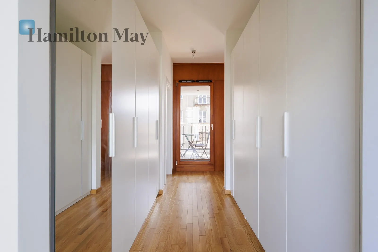City: Warszawa Street: Krochmalna Region: Wola Subregion: Mirów Distance to centre: 1.92 km Level: 1 Price: 5500 PLN - slider
