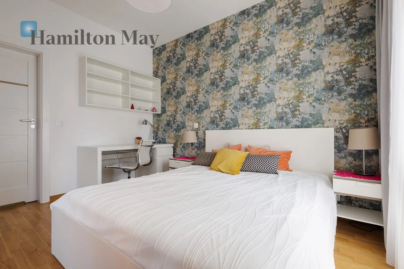 Street: Krochmalna Region: Wola Subregion: Mirów Distance to centre: 1.92 km Level: 1 Price: 5500 PLN Bedrooms: 1 Bathrooms: 1 Size: 56.97m2 - slider