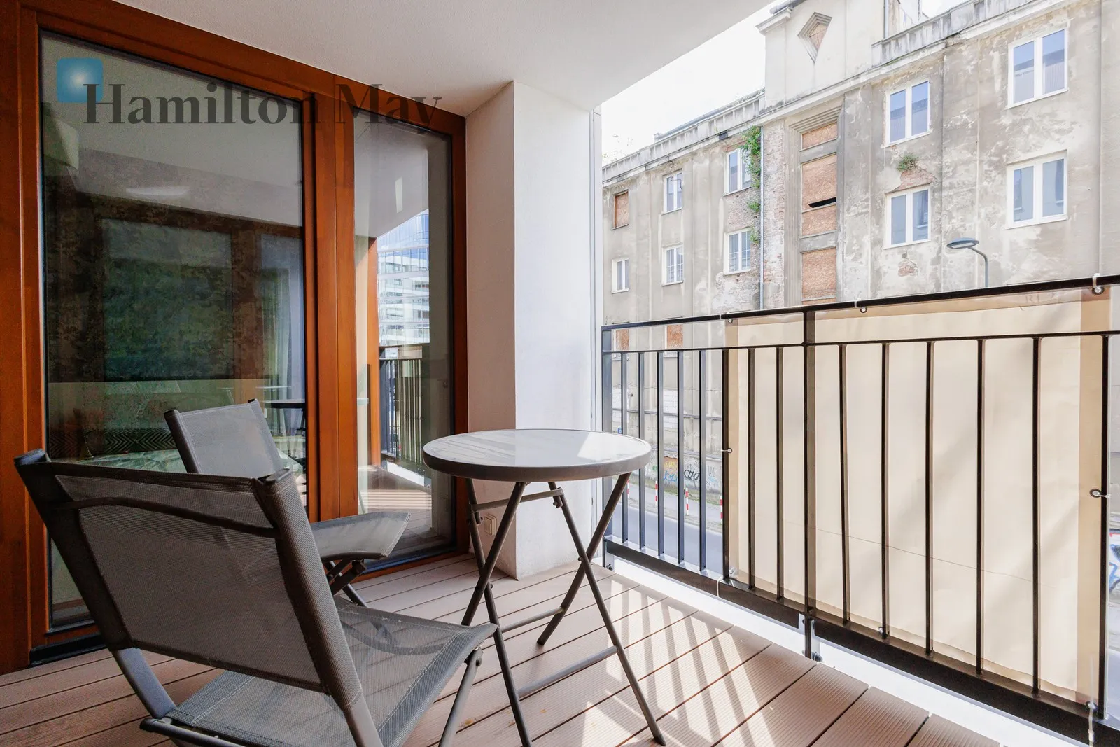 Subregion: Mirów Distance to centre: 1.92 km Level: 1 Price: 5500 PLN Bedrooms: 1 Bathrooms: 1 Size: 56.97m2 - slider