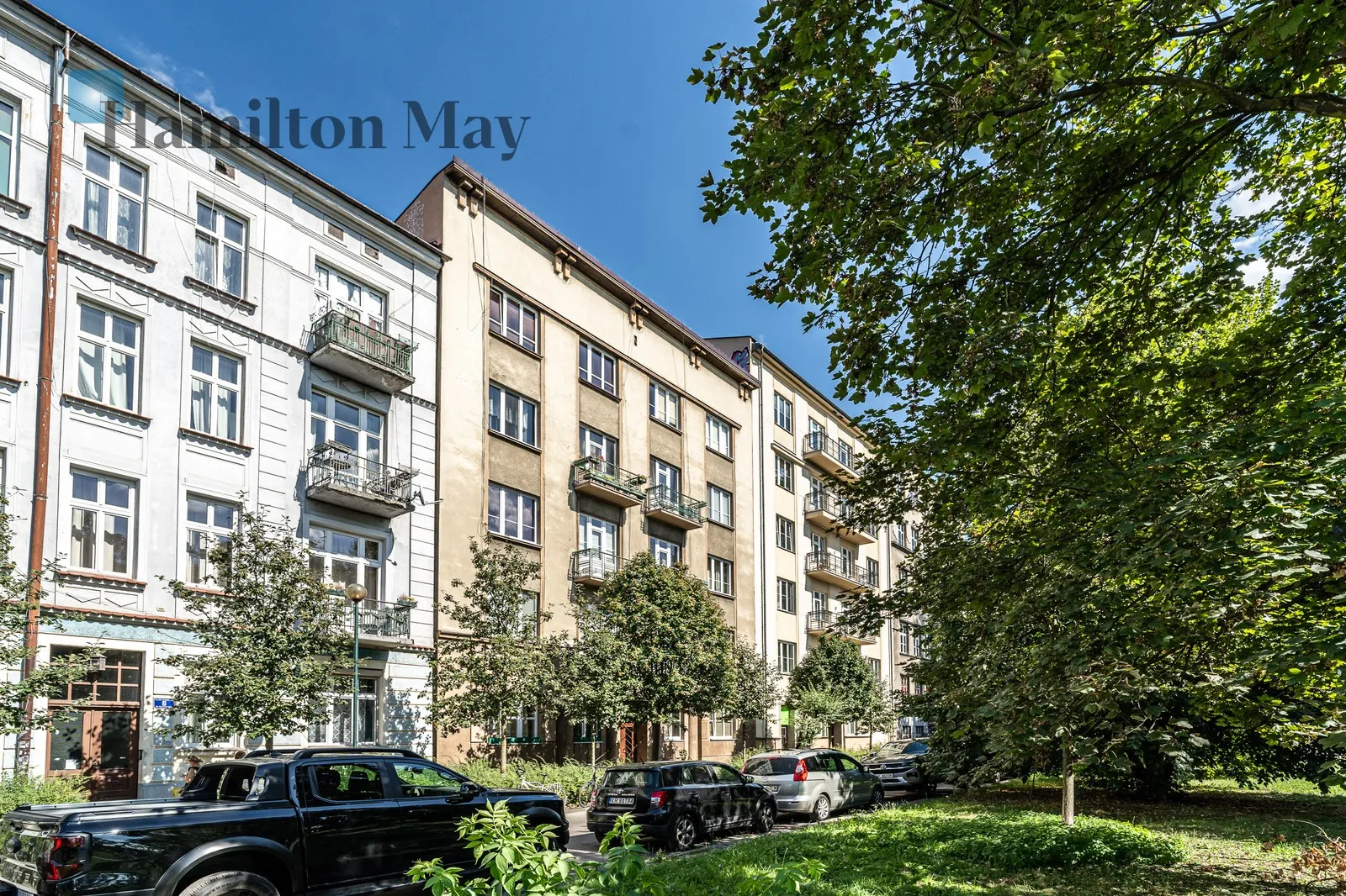 Atmospheric 3-room apartment in a tenement building in the city center with a view of the Vistula River | St. Stanisława Street - slider