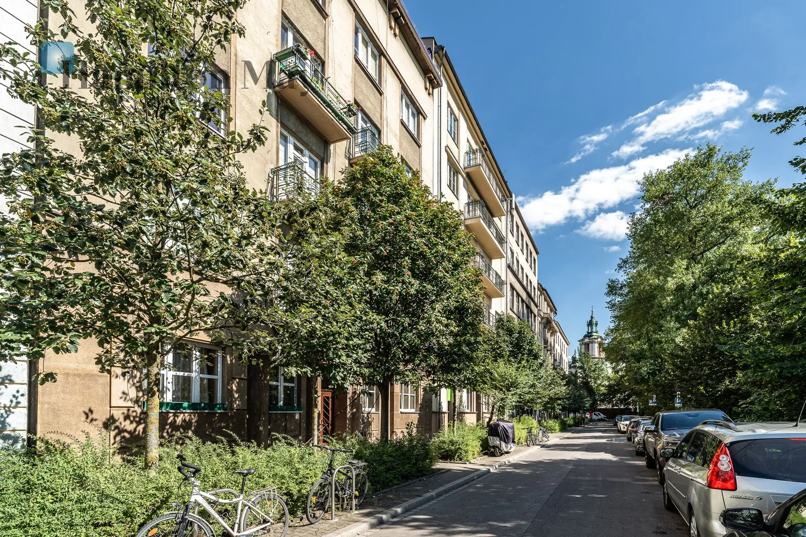 Atmospheric 3-room apartment in a tenement building in the city center with a view of the Vistula River | St. Stanisława Street - slider