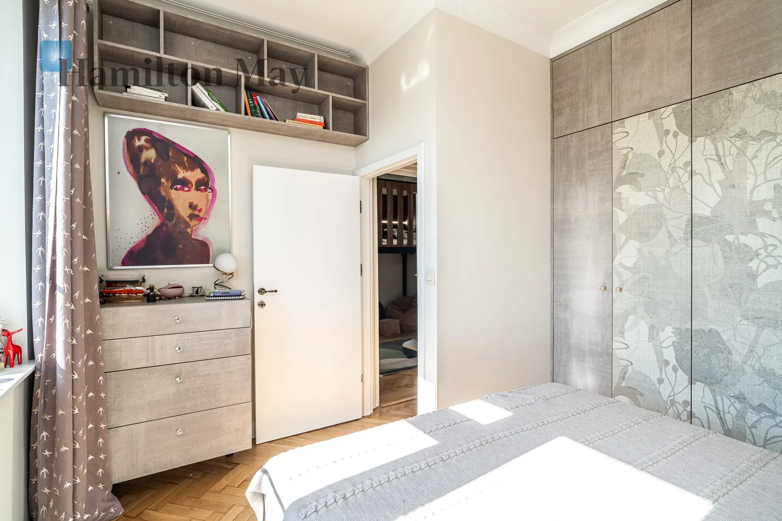 Atmospheric 3-room apartment in a tenement building in the city center with a view of the Vistula River | St. Stanisława Street - slider