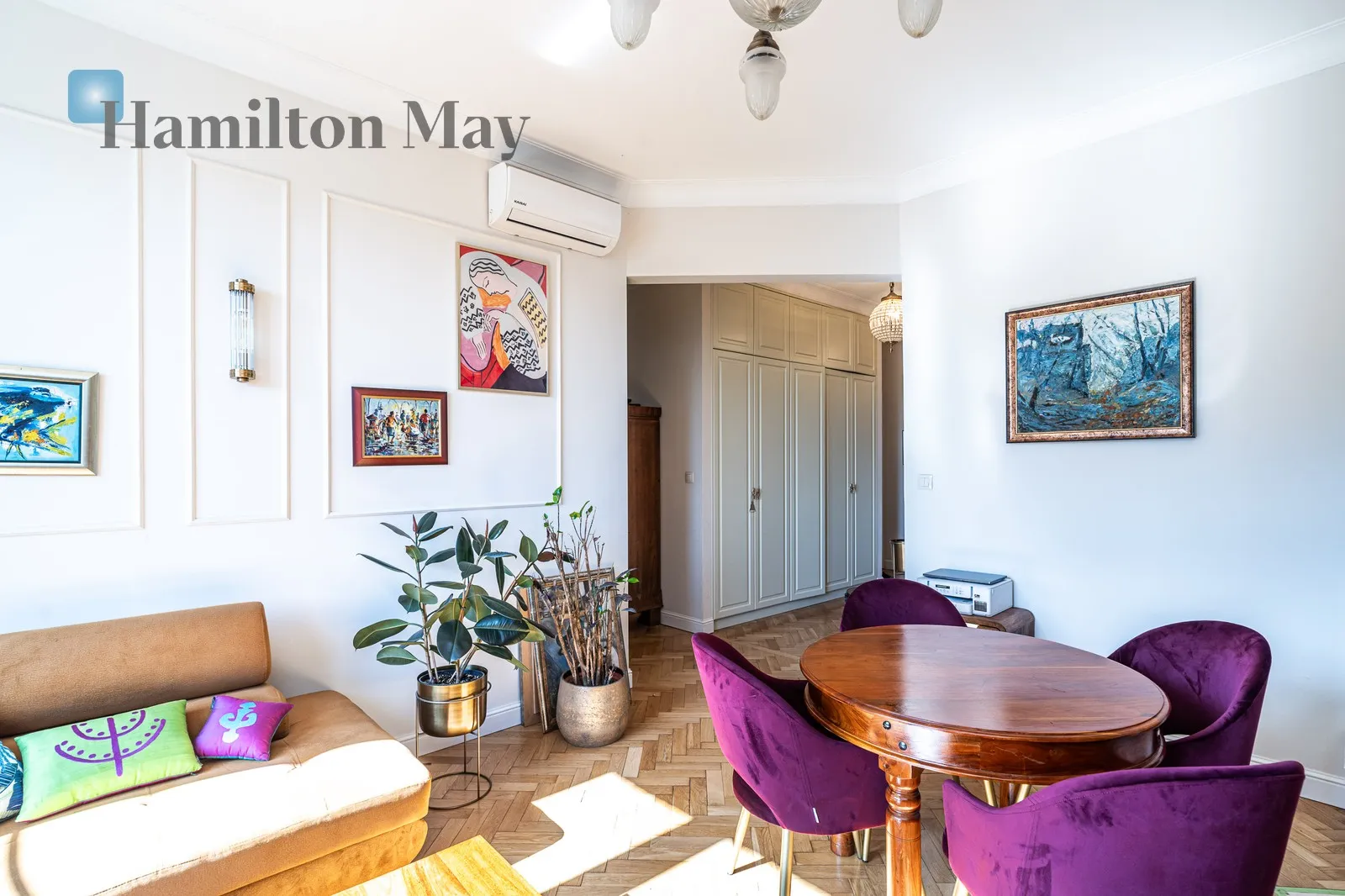 Atmospheric 3-room apartment in a tenement building in the city center with a view of the Vistula River | St. Stanisława Street - slider