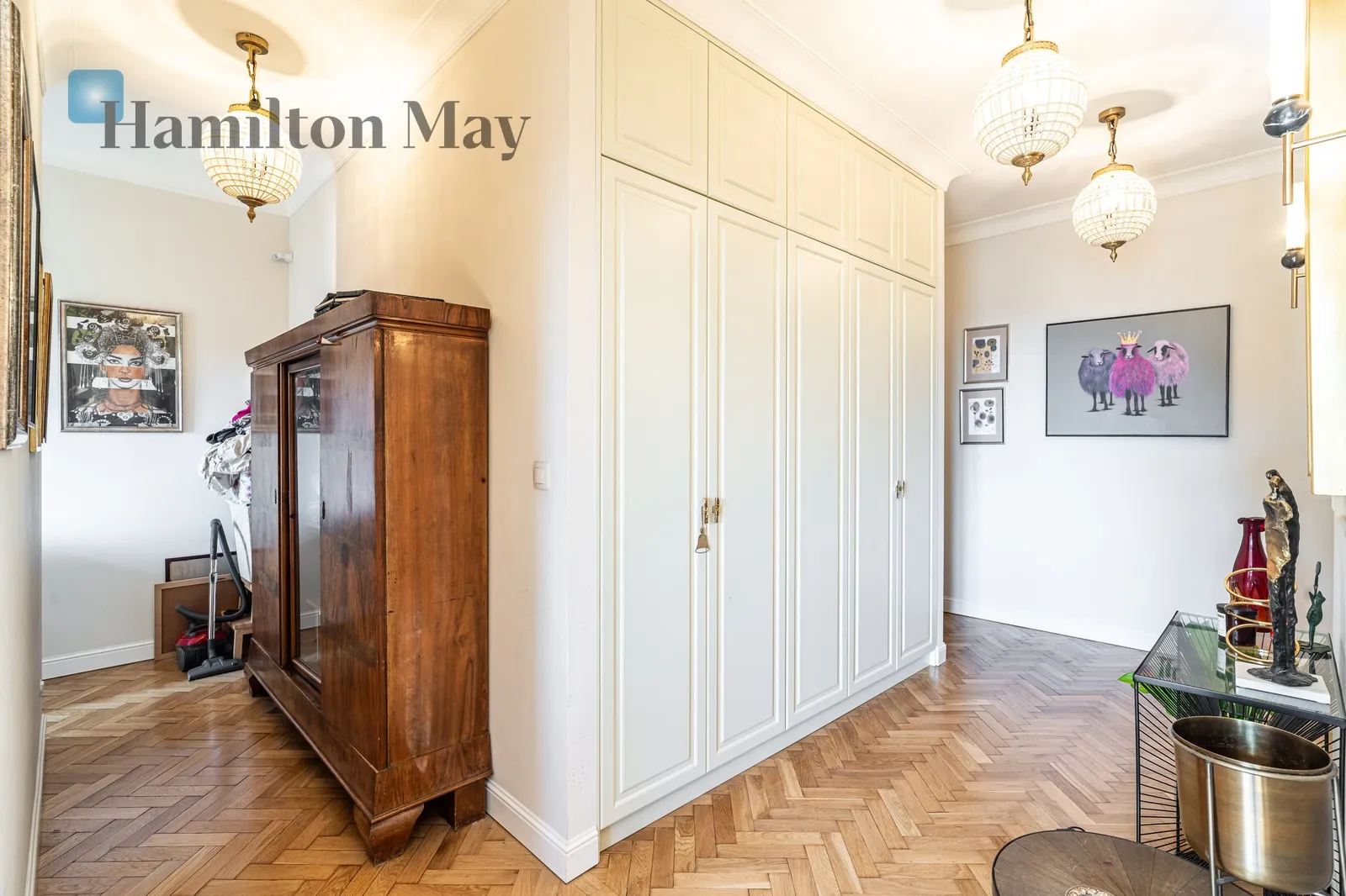 Atmospheric 3-room apartment in a tenement building in the city center with a view of the Vistula River | St. Stanisława Street - slider