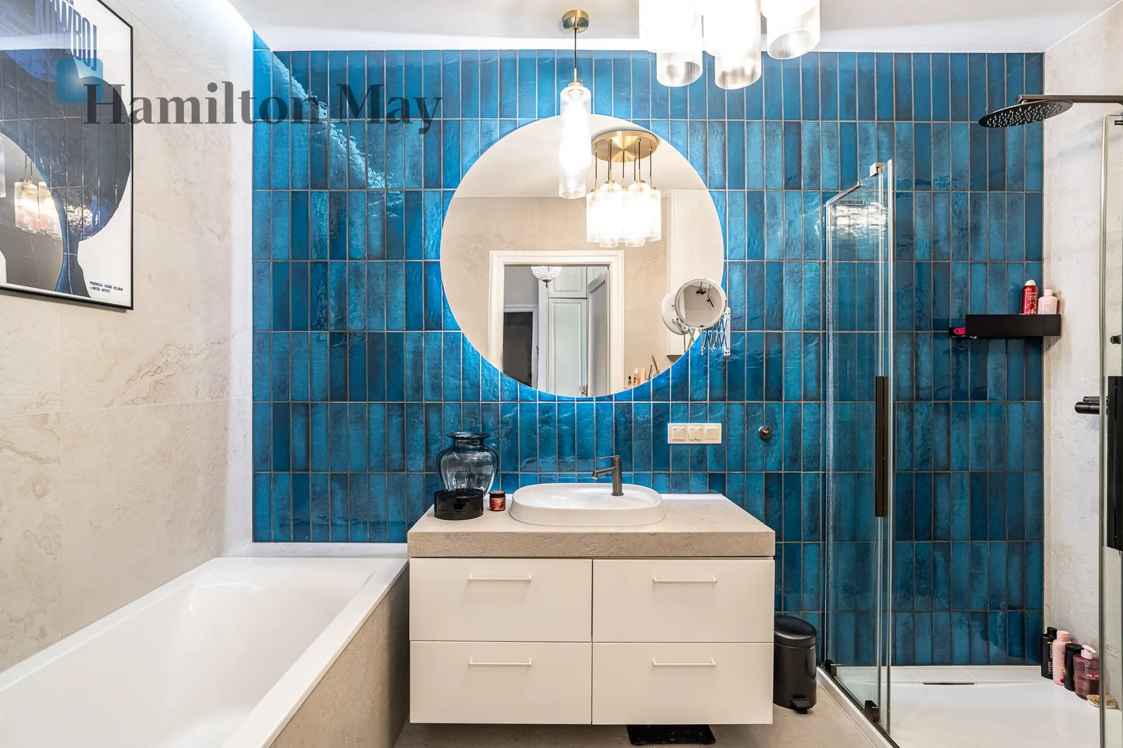 Atmospheric 3-room apartment in a tenement building in the city center with a view of the Vistula River | St. Stanisława Street - slider