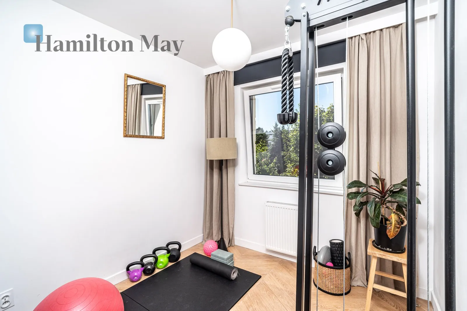 Street: Witkowicka Region: Prądnik Biały Distance to centre: 5.51 km Level: 1 Price: 1500000 PLN Bedrooms: 3 - slider