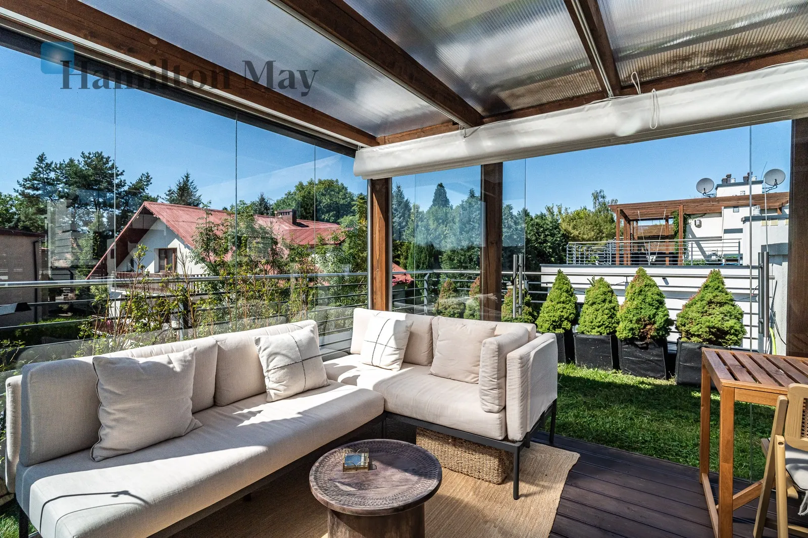 Price: 1500000 PLN Bedrooms: 3 Bathrooms: 1 Size: 83m2 Price/m2: 18072 PLN - slider