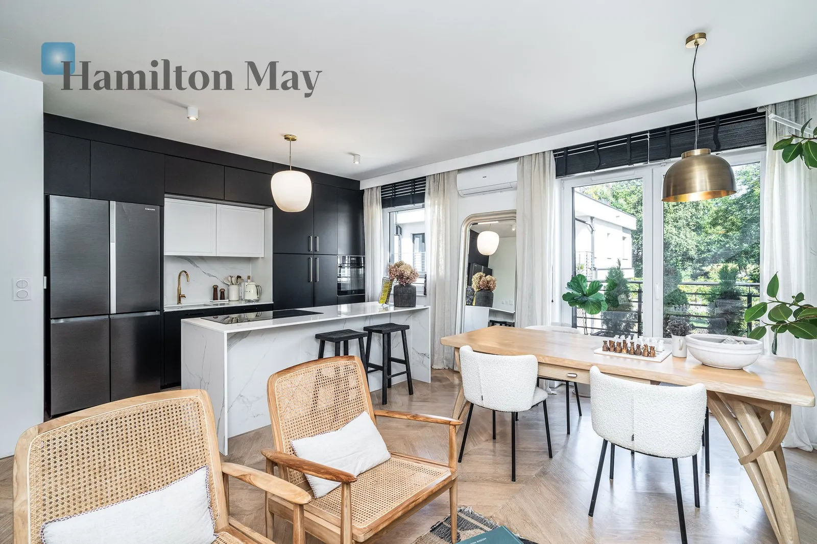 Street: Witkowicka Region: Prądnik Biały Distance to centre: 5.51 km Level: 1 Price: 1500000 PLN Bedrooms: 3 Bathrooms: 1 Size: 83m2 Price/m2: 18072 PLN - slider