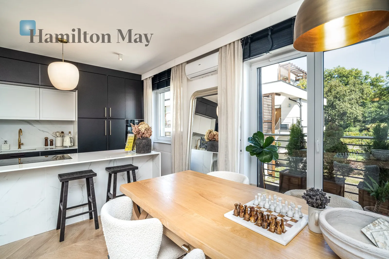 City: Kraków Street: Witkowicka Region: Prądnik Biały Distance to centre: 5.51 km Level: 1 Price: 1500000 PLN Bedrooms: 3 Bathrooms: 1 - slider