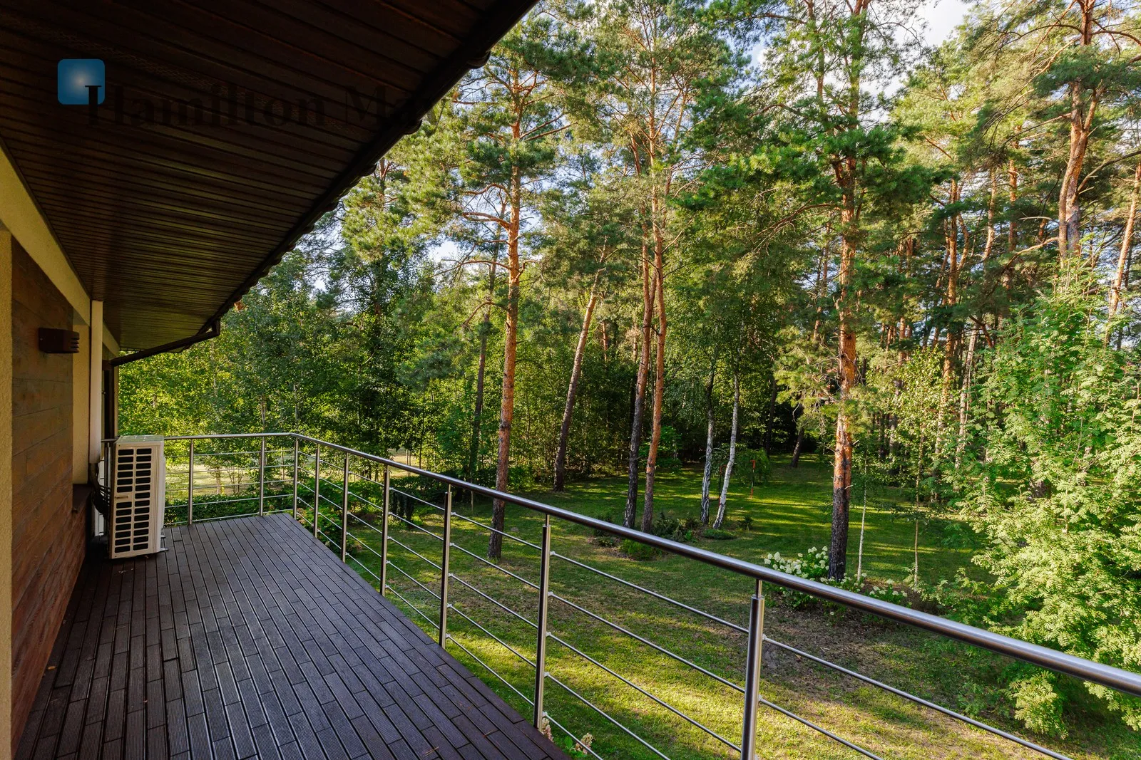 Price: 4900000 PLN Bedrooms: 4 Bathrooms: 3 Plot size: 2500m2 - slider