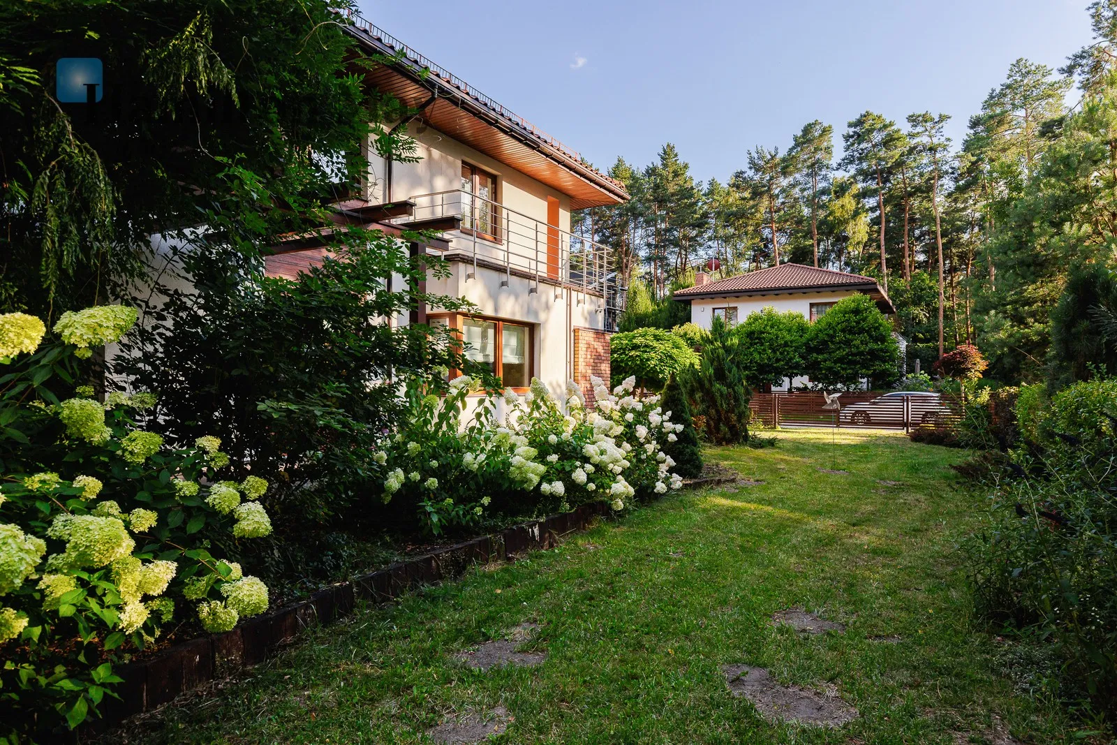 Price: 4900000 PLN Bedrooms: 4 - slider