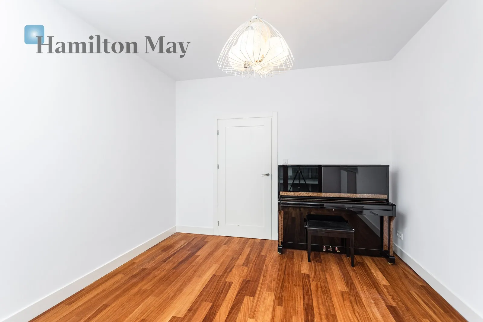 City: Warszawa Street: Grzybowska Region: Grzybowska 4, Warszawa Distance to centre: 1.09 km Level: 4 Price: 14500 PLN - slider