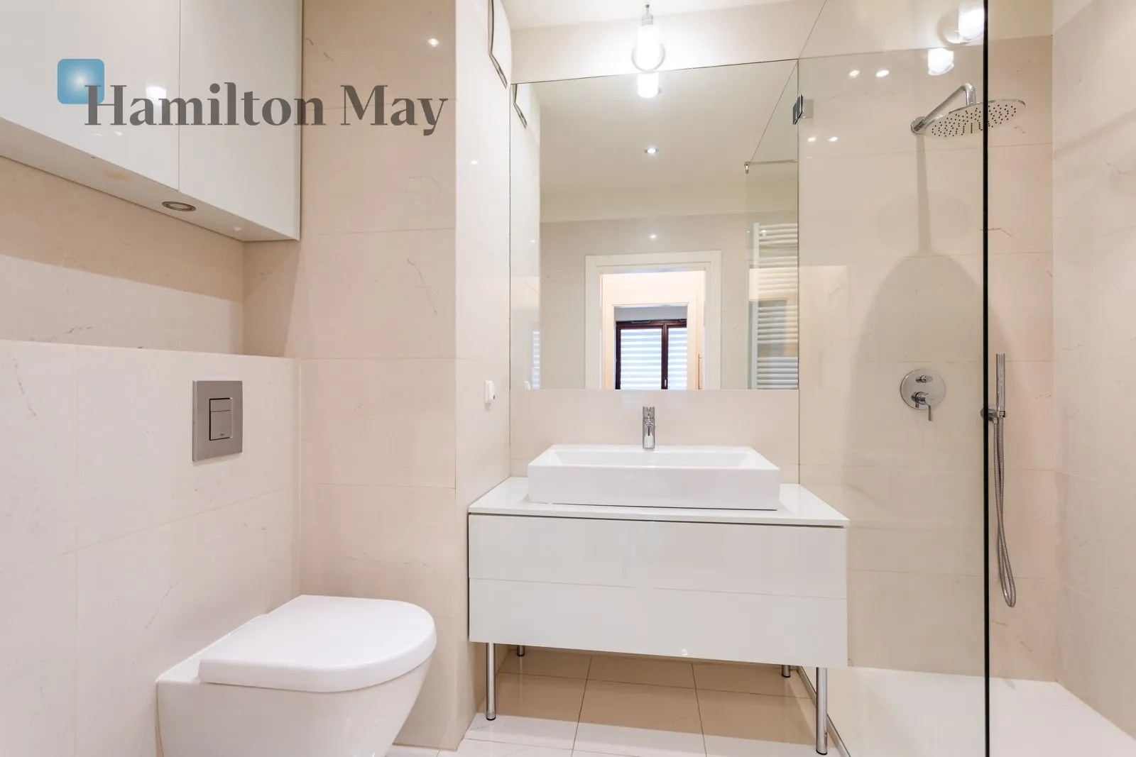 Level: 4 Price: 14500 PLN Bedrooms: 3 Bathrooms: 3 Size: 140m2 Price/m2: 104 PLN - slider