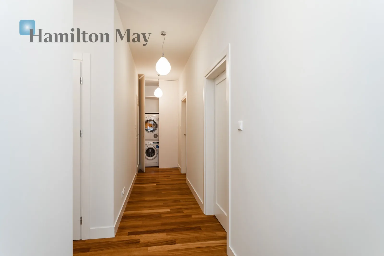 Price: 14500 PLN Bedrooms: 3 Bathrooms: 3 Size: 140m2 Price/m2: 104 PLN - slider