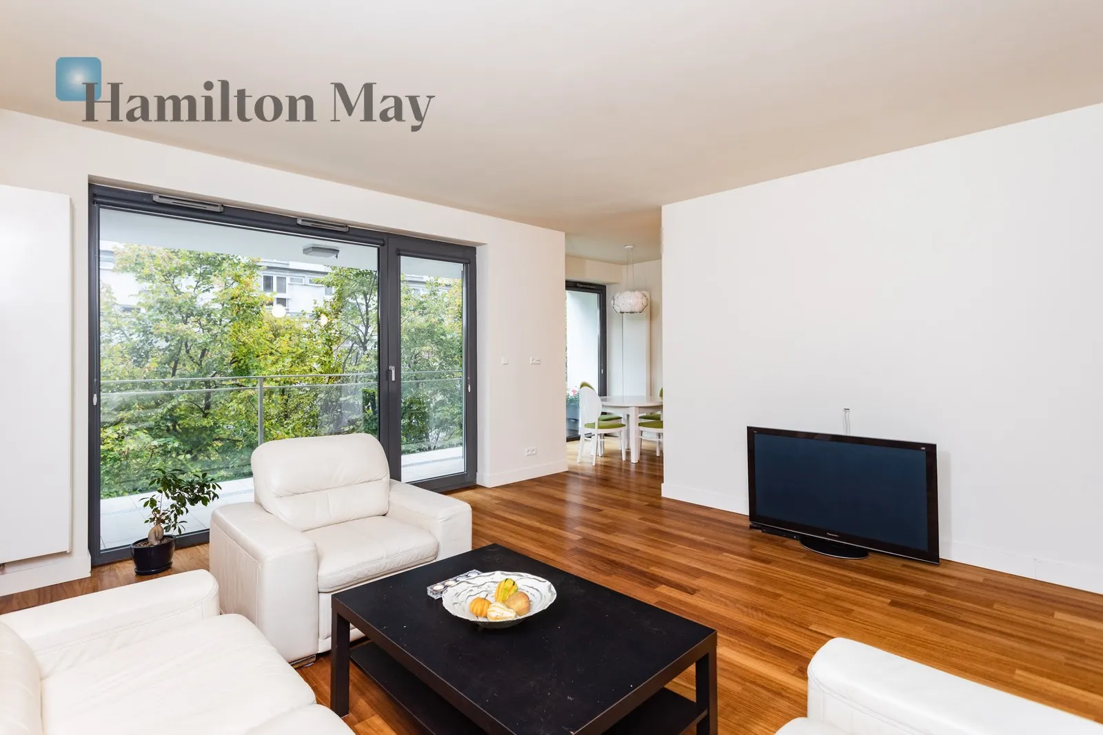 City: Warszawa Street: Grzybowska Region: Grzybowska 4, Warszawa Distance to centre: 1.09 km Level: 4 Price: 14500 PLN Bedrooms: 3 Bathrooms: 3 - slider