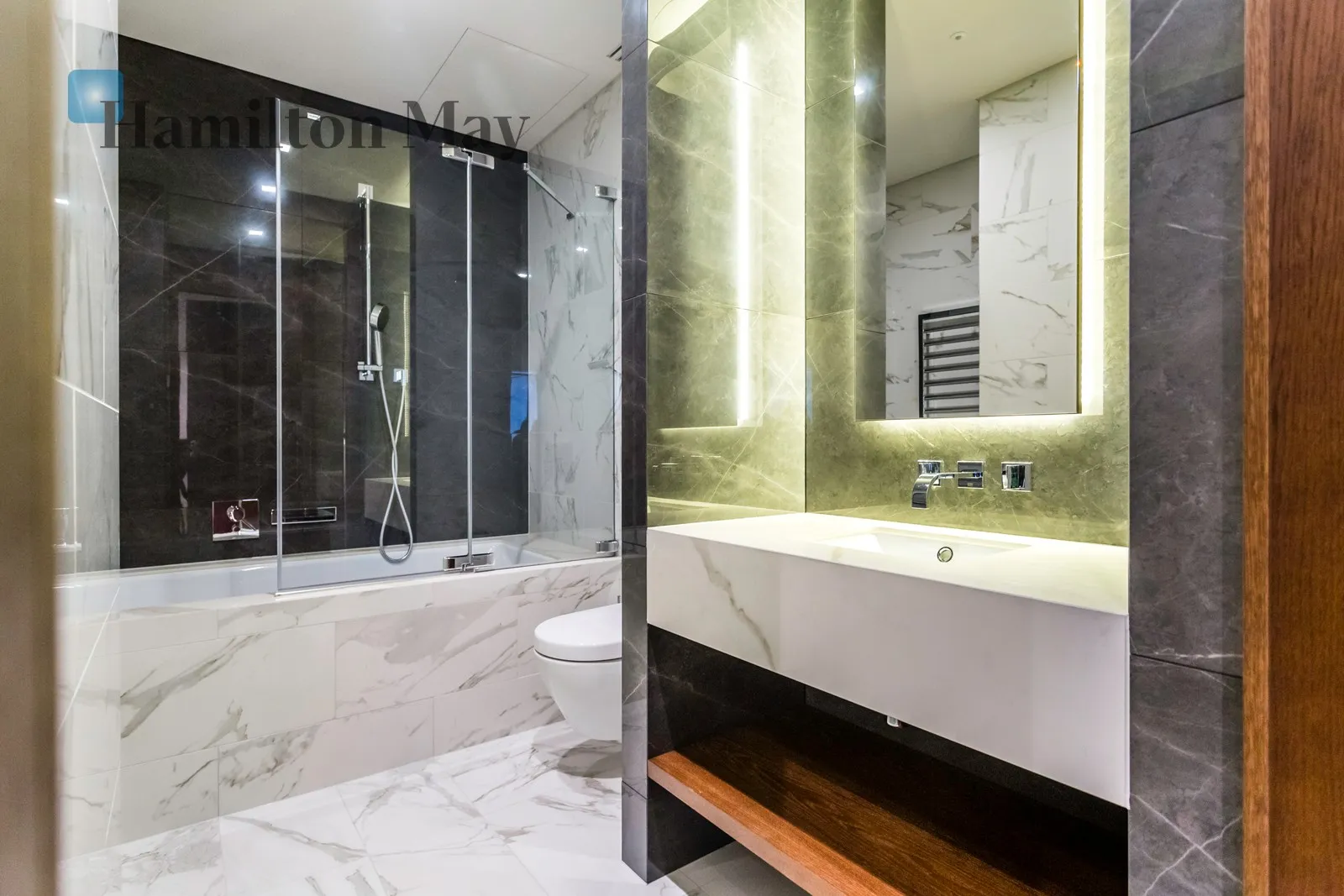 City: Warszawa Street: Złota Region: Śródmieście Subregion: Śródmieście Północne Distance to centre: 0.65 km Level: 25 - slider