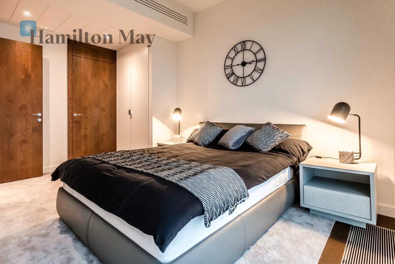 Region: Śródmieście Subregion: Śródmieście Północne Distance to centre: 0.65 km Level: 25 Price: 33000 PLN Bedrooms: 2 Bathrooms: 2 - slider