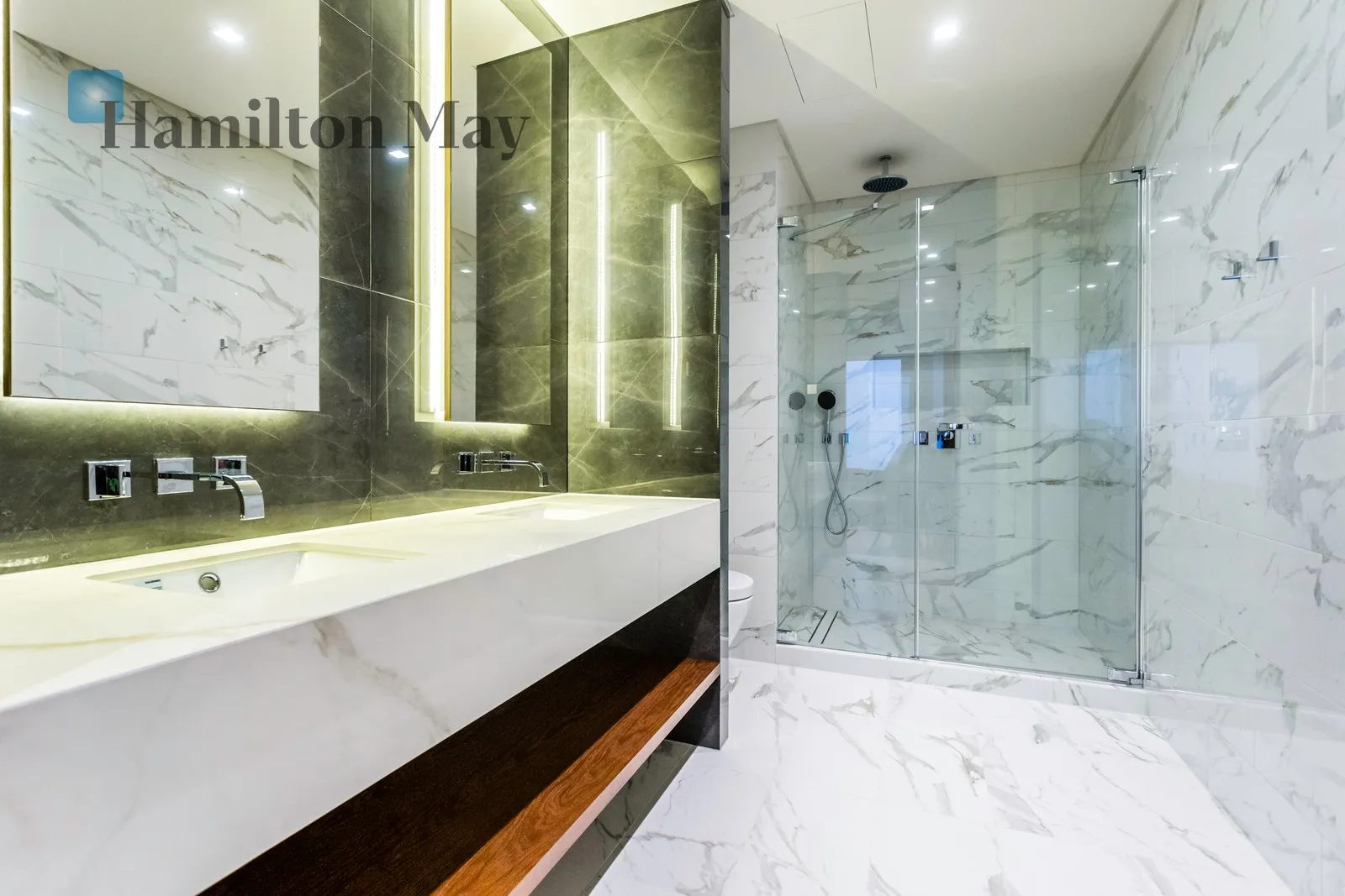 Subregion: Śródmieście Północne Distance to centre: 0.65 km Level: 25 Price: 33000 PLN Bedrooms: 2 Bathrooms: 2 - slider