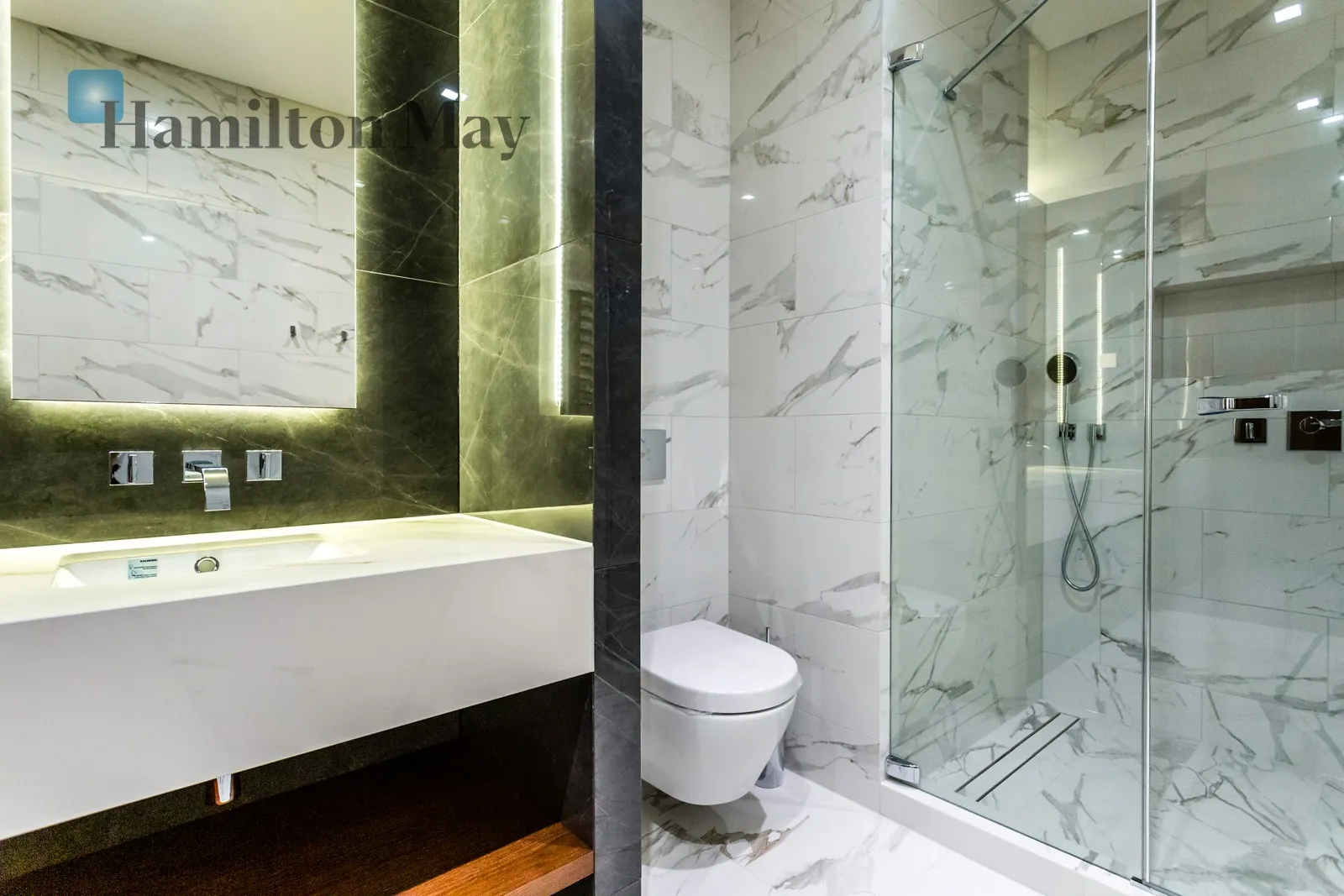 Street: Złota Region: Śródmieście Subregion: Śródmieście Północne Distance to centre: 0.65 km Level: 25 Price: 33000 PLN - slider