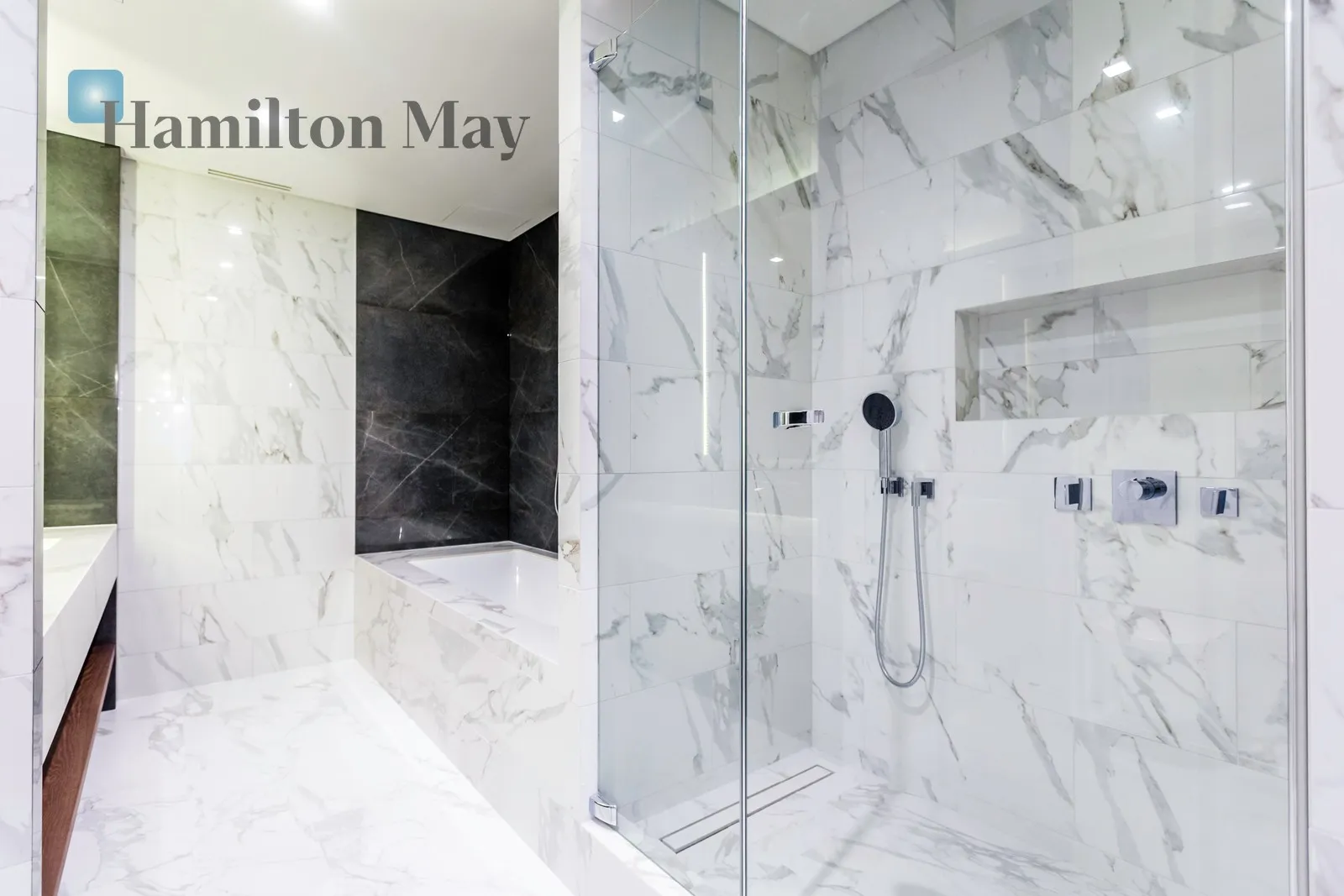 Region: Śródmieście Subregion: Śródmieście Północne Distance to centre: 0.65 km Level: 25 Price: 33000 PLN Bedrooms: 2 - slider