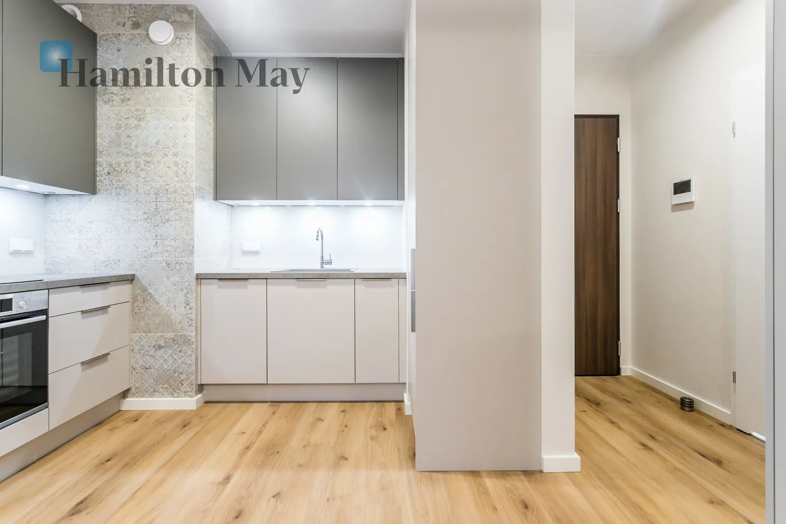 Street: Waliców Region: Wola Subregion: Mirów Distance to centre: 1.39 km Level: 3 Price: 4400 PLN Bedrooms: 1 Bathrooms: 1 Size: 35m2 - slider